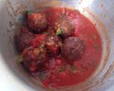 A picture of step 8 of Meat balls in sauce.