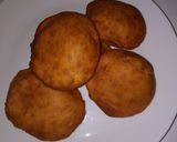 A picture of step 4 of Mandazi.