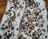 Foto del paso 3 de la receta: Pan semi integral con semillas