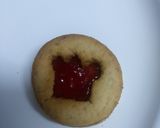 A picture of step 4 of Jam cookies.
