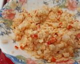 Foto del paso 5 de la receta Tomates rellenos de langostinos y surimi aderezados con mahonesa y aceite de marisco