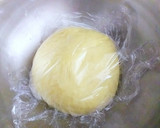 Foto del paso 4 de la receta: Empanadillas de gambas en crema reducida de las mismas cabezas