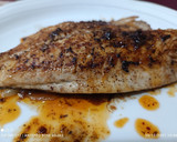 Foto del paso 5 de la receta: Filete de Dorada a la plancha con cebolla francesa y tomate