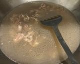 Foto langkah ke 2 dari resep Mushroom Beef Soup.