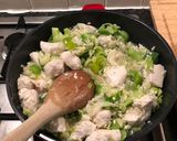 A picture of step 5 of Chicken, mushroom & leek risotto.