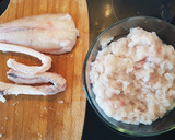 Foto del paso 1 de la receta: Pimientos rellenos de rape y gambas