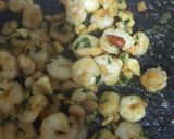 Foto del paso 1 de la receta Fideo chino con almejas y gambitas
