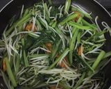 A picture of step 3 of Stir-Fried Pho Noodles with Beef.