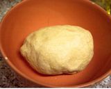 Foto del paso 5 de la receta: Masa de pizza (para una pizza grande o dos pequeñas)