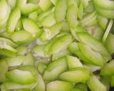 Hình bước làm 2 của món Bí xào lá lốt