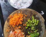 A picture of step 3 of Rava Uttapam.