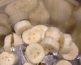 A picture of step 2 of Banana milkshake.