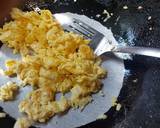 ผัดเส้นก๊วยเตี๋ยวแบบอีสานกับหมูทอดกระเทียม วิธีทำสูตร 9 รูป