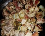 Фото кроку 2 до Макарошки с мясом и подливой 🍝.