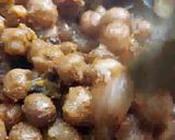 A picture of step 3 of Pindi Chole with wheat Kulcha.