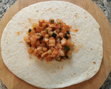 Foto del paso 4 de la receta: Piadina de pollo con calabacín y tomate cerrada