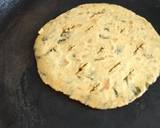 Dry Methi Leaves In Missi Roti On Tava recipe step 6 photo
