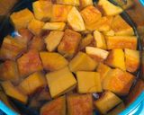 Foto langkah ke 1 dari resep Pumpkin Soup (Sup Labu Kuning).