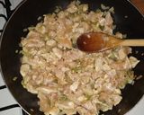 Foto del paso 2 de la receta: Empanadas de pollo súper fácil!