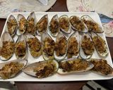 A picture of step 6 of Roasted Mussels with Garlic-Butter Crumbs.