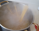 Foto del paso 1 de la receta: Espaguetis con atún
