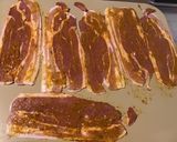 Une image de l'étape 3 de Bacon mariné tomate et épices grillé à la plancha.