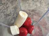 🍓Πρωτεϊνικό "milkshake" με γεύση σοκολάτα - φράουλα 🍓