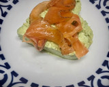 Foto del paso 2 de la receta: Timbal de aguacate y salmón marinado