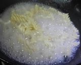 A picture of step 1 of White Sauce Pasta.