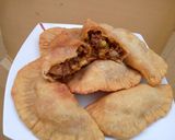 A picture of step 6 of Special filled meatpie.