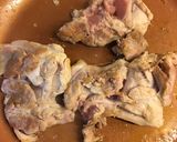 Foto del paso 2 de la receta Contramuslos de pollo con jugo de limón y cilantro fresco