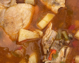 Foto del paso 10 de la receta: Contramuslos de pollo guisados en salsa