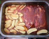 Foto do passo 1 de Batata Assada com Costeletas do Cachaço
