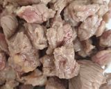 Foto langkah ke 2 dari resep Daging Sapi Teriyaki Lada Hitam.