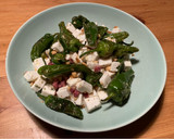 Foto del paso 9 de la receta: Ensalada de pimientos de Padrón con taquitos de jamón ibérico y queso fresco de cabra