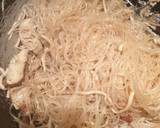 Foto del paso 3 de la receta: Vermicelli con gambas, gulas y setas shiitake