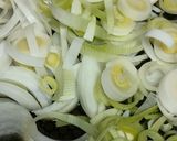 Foto del paso 3 de la receta: Doradas al horno con calabacín y setas
