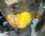 A picture of step 3 of Papaya mango smoothie.