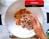 Foto langkah ke 5 dari resep Sambal Goreng Labu Siam.