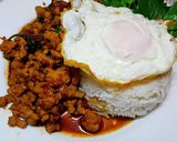 Hình bước làm 8 của món Thịt băm xào kiểu Thái (Pad Krapao)