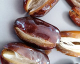 Foto del paso 2 de la receta: Dátiles rellenos de maní (snickers sin azúcar)