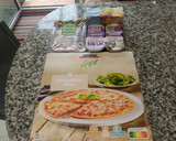 Foto del paso 1 de la receta: Pizza Margarita de pollo con Mix de fruta y queso