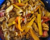 Foto del paso 5 de la receta: Fajitas de pollo (con el marinado original de las fajitas)