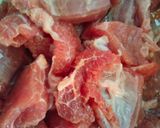 Foto langkah ke 1 dari resep Kare Daging (Pakai Bumbu Dasar Kuning).