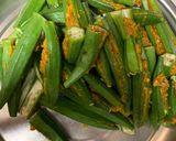 A picture of step 2 of Bharwa Bhindi.