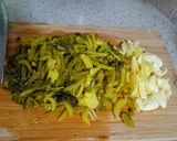 Foto langkah ke 3 dari resep Soup ayam bening sayur asin.