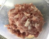 รูปขั้นตอนการทำที่ 1 ของ หมูสับพันข้าวโพดอ่อน (อาหารเด็ก/ก่อนขวบไม่ปรุง)