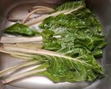 Foto del paso 1 de la receta: Espagueti con acelgas y nuez en una olla