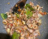 Foto langkah ke 3 dari resep Sambal Cumi Asin (YT Devina Hermawan).