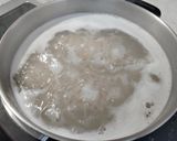 Φωτογραφία βήματος 1 της συνταγής Spaghetti με σάλτσα ντομάτας - ελιάς και σταφίδας